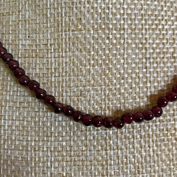 Elegant Natural Garnet Necklace - Picture 4 of 7